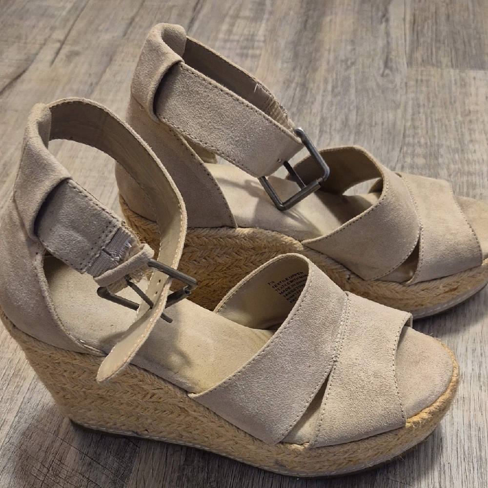Universal Thread Beige Wedge Sandals - image 3